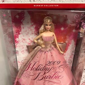 Barbie Collector 2009 Holiday Doll in Pink Gown